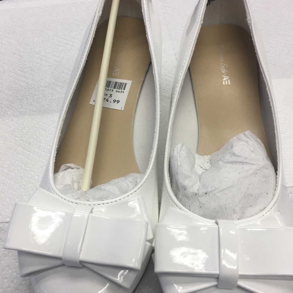 American Eagle girls dressed up shoes